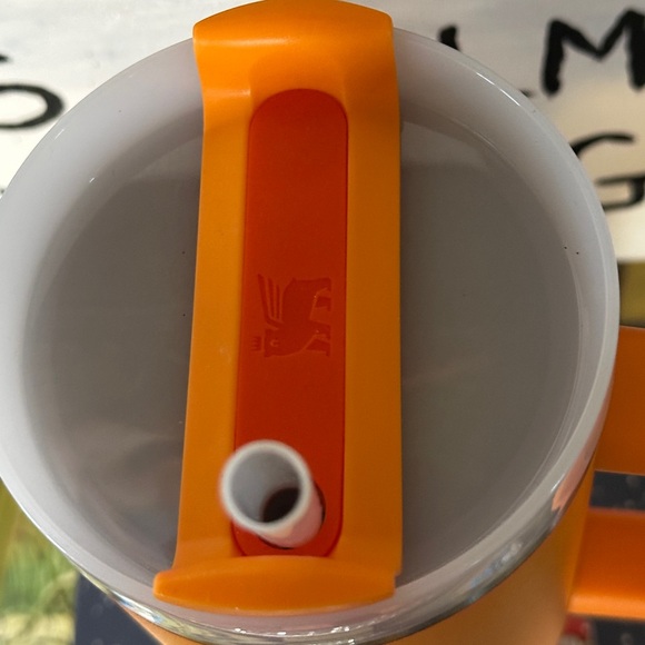 NIB Stanley 40 oz. Quencher H2.0 FlowState. Retail $45.00 - Picture 4 of 5